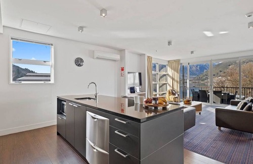 Frankton Apartment | Marina Quarters 406B | Waterfront views