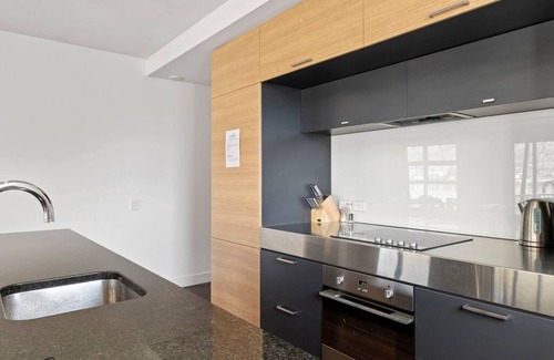Frankton Apartment | Marina Quarters 406B | Waterfront views