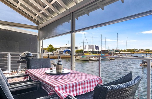Geographe House | Marina View Port Geographe with WiFi is a modern stylish self-contained townhouse with amazing view