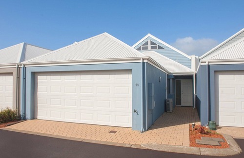 Geographe House | Marina Views- WIFI, 2x Kayaks