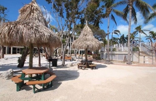 Rock Harbor House | Marina Villa Mariner`s Club 212