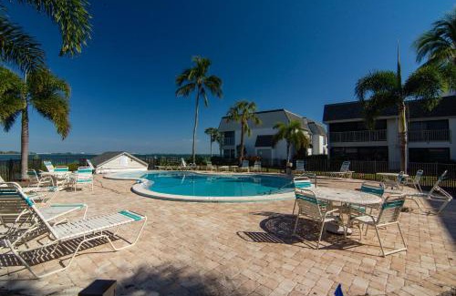Sanibel House | Mariner Pointe #521