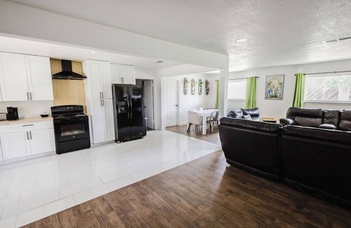 Midland House | Mario's place West Tx
