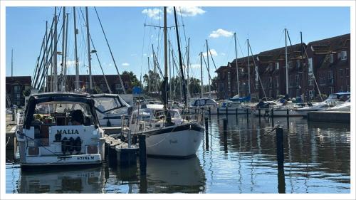 Ueckermuende Apartment | Maritimes Apartm im Yachthafen der Lagunenstadt Ueckermünde