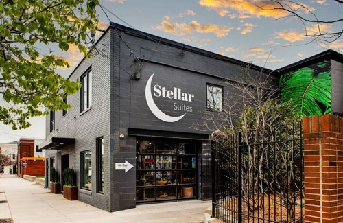 East Market District Apartment | Market #9 · Stellar Suites | The Oaks Room in NuLu | Bikes