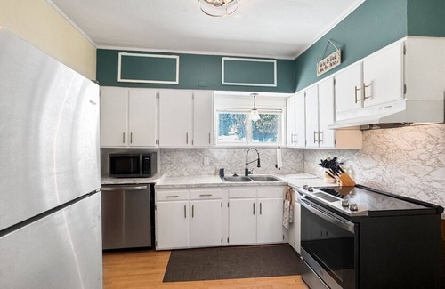 Cascade Apartment | Market Street Retreat