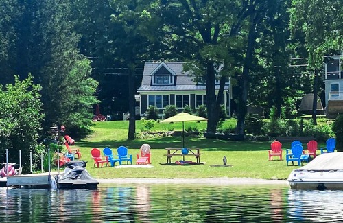 Queensbury House | Marley's Cove on Glen Lake