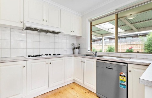 Kilsyth House | Maroondah Pet Friendly 3 Bedroom House in Kilsyth