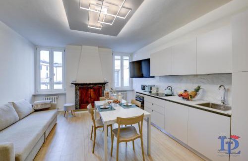 Desenzano del Garda City Centre Apartment | Marriott Apa Dom Downtown Family Apartment DesenzanoLoft Official Partner Homes & Villas by Marriott Bonvoy