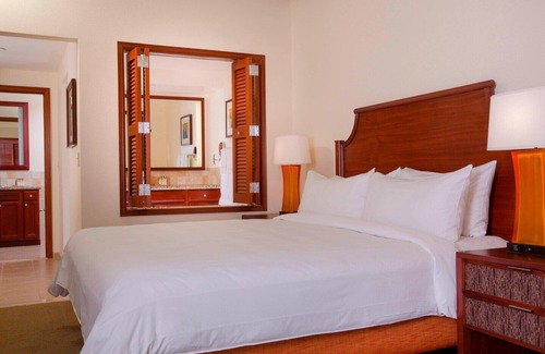 Ko Olina Resort | Marriott Ko Olina Beach Club-2 Bedroom Villa On the Beach-Full resort access