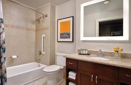 Desert Ridge Hotel | Marriott's Canyon Villas: Luxury hotel with beautiful pools