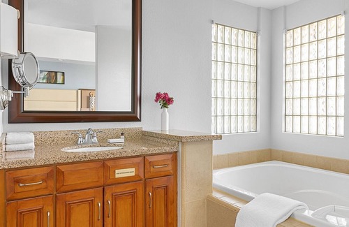 Palm Desert Resort | Marriott's Desert Springs Villas- Spacious Studio at this beautiful resort!