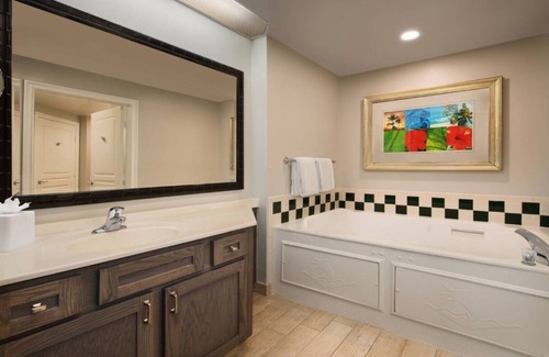 Palm Beach Shores Resort | Marriott's Ocean Pointe 1 Bedroom Ocean Side