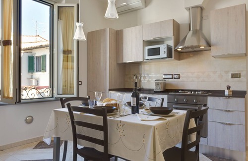 San Lorenzo Apartment | 💥"Marte Suite" - in the heart of Florence! A/C - WiFi superfast! 💥
