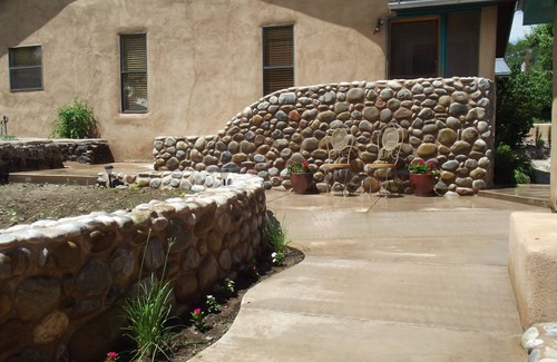 Abiquiu House | Martinez Casita - Adobe on the Plaza