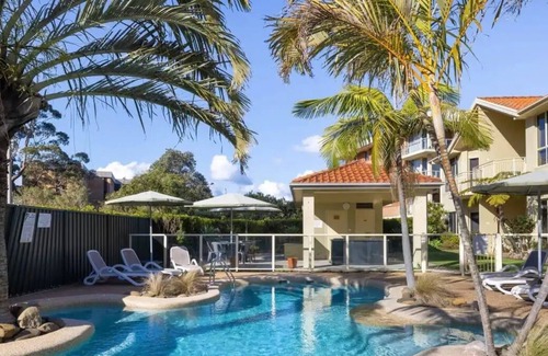 Port Stephens Council Apartment | Marty's at Little Beach, King Bed Studio w Pool