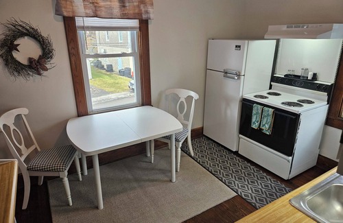 Terra Alta House | Marvelous 2-bedroom house in Terra Alta, WV. Veteran Owned