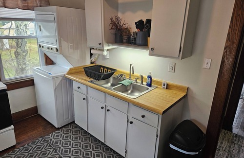 Terra Alta House | Marvelous 2-bedroom house in Terra Alta, WV. Veteran Owned