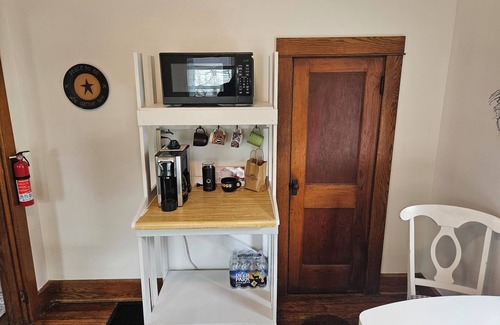 Terra Alta House | Marvelous 2-bedroom house in Terra Alta, WV. Veteran Owned