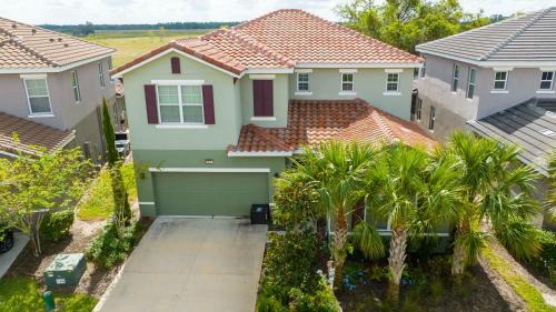 Loughman House | Marvelous 7 Bd w/Pool Close to Disney @ Solterra 6086