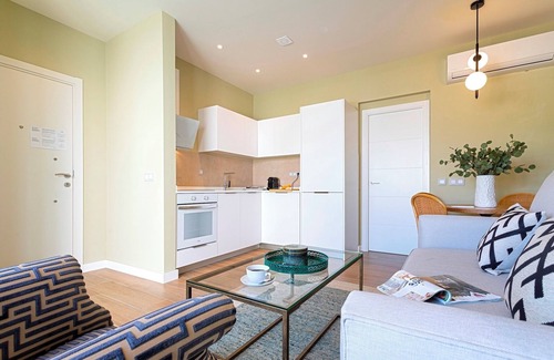 Triana Apartment | Marvelous Penthouse With 3 Terraces in Triana. Castilla III