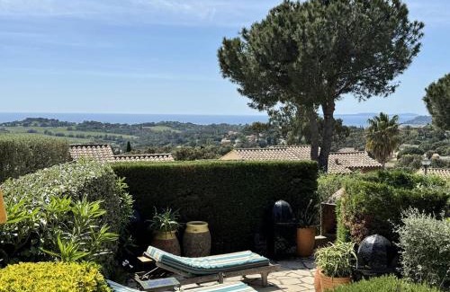 La Croix-Valmer House | Mas 2 chambres avec vue mer, piscine, Wi-Fi - FR-1-726-10