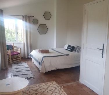Saint-Cannat Bed & Breakfast | Mas au Cœur de La Provence & SPA