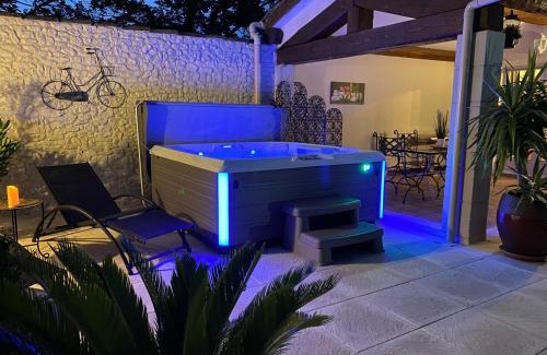St.-Remy-de-Provence House | Mas Beau Soleil & Spa Cottages DeCharme avec Jacuzzi&Jardin Privés