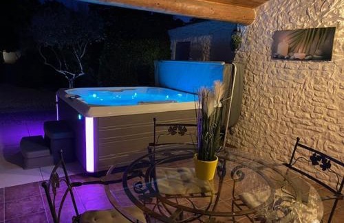 St.-Remy-de-Provence House | Mas Beau Soleil & Spa Cottages DeCharme avec Jacuzzi&Jardin Privés