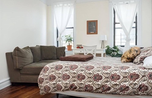 Prospect-Lefferts Gardens Historic District Apartment | Massive and Neat Two Bedroom Flat on Park