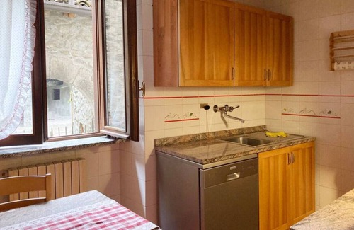 Cassina Valsassina Apartment | MAT CASSINA P1 · Mountain apartment in a typical courtyard