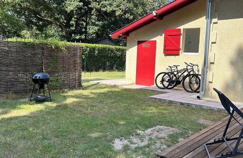 Leon House | MATOUNE pleasant, 4/6 person house near Lake Leon