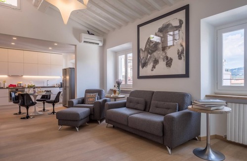 Santissima Annunziata Apartment | Matteotti Apartment in Firenze