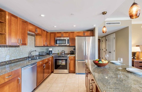 Honokowai Condo | Maui Resort Rentals: Honua Kai Konea 615 - 6th Floor Studio w/ Full Ocean Views!