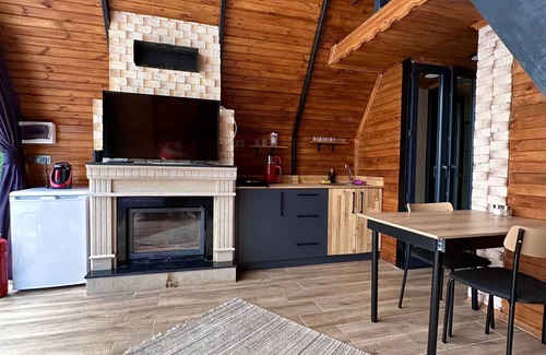 Ilmiye Ski Chalet | Mavera Deluxe Bungalov