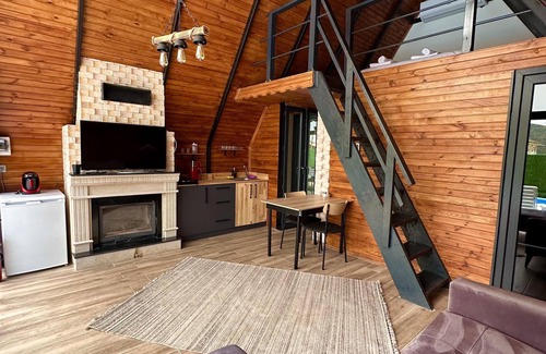 Ilmiye Ski Chalet | Mavera Deluxe Bungalov
