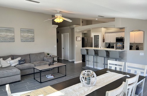 Lake Havasu City House | Maxey’s Havasu Hacienda, Private Pool, Lake View and Large Detached Game Room.