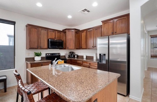 Queen Creek House | May Special! Spacious 4 BR 2 Living Room! With Community Pool