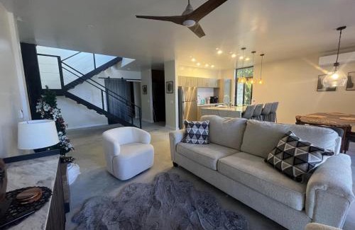 Placencia Villa | Mayatai Beach Villa - Elegant 2BR Beachfront with Stunning Ocean Views