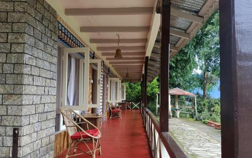 Pelling Hotel | MayaTels - Maya Eco Huts, Pelling