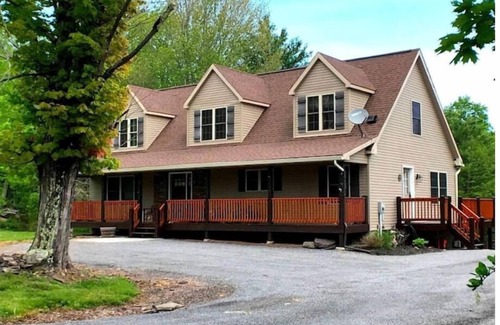 Windham House | Mayfair Manor Mountain Retreat