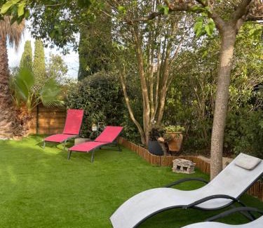 Servian House | Mazet des Orchidées - Gîte 4 personnes 50 m2 - Jardin, spa privé De Pâques à fin Septembre - indépendant - stationnement privé