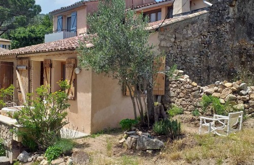 Plan-de-la-Tour House | Mazet en Pierre - 4 Personnes - 2 Pièces - 1 Chambre - 60 m²