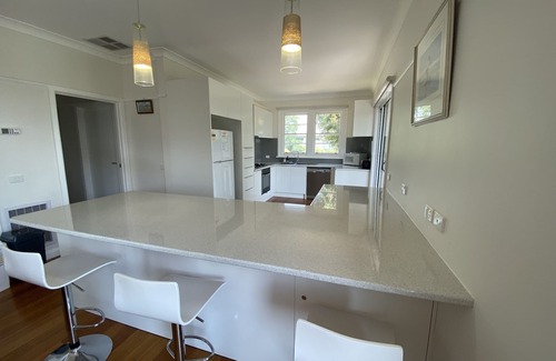 McCrae House | McCrae: location, location! Boasting bay views with the beach a 5 minutes walk.