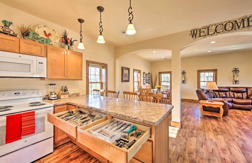 Campbellsport Apartment | 'McJugger’s Loft:' Walk to Lake, Park, Restaurants