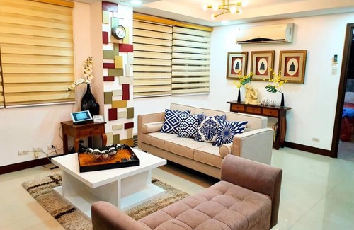Bonifacio Global City Apartment | McKinley Hill, BGC 3 Bedroom Unit Venice Mall Walking Distance