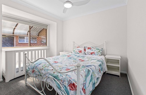 Redcliffe Apartment | "McNaughton Townhouse" - Redcliffe Q 4020