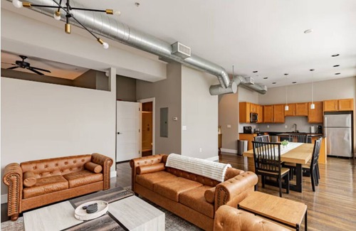 Mile Square Apartment | McOuat Place 3A - Luxury 1 Bed Downtown Indy Apartment Prime Location