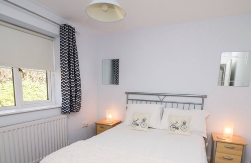 Llanfihangel Tal-y-llyn Cottage | MEADOW COTTAGE, family friendly, with a garden in Bronllys