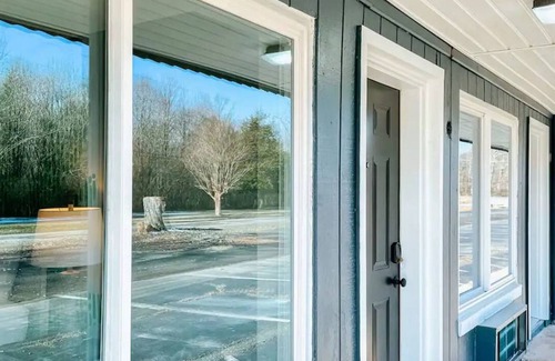 Townsend Apartment | Meadow Room at The Trailblazer Unit 1
